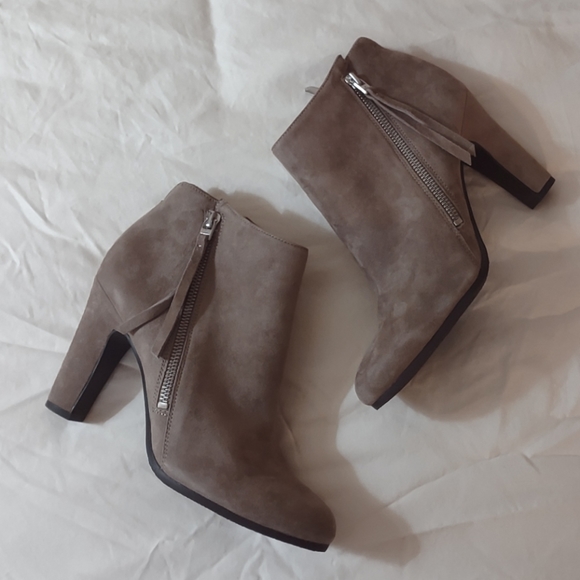 Sam Edelman Shoes - Sam Edelman Sadee Taupe ankle booties-8.5